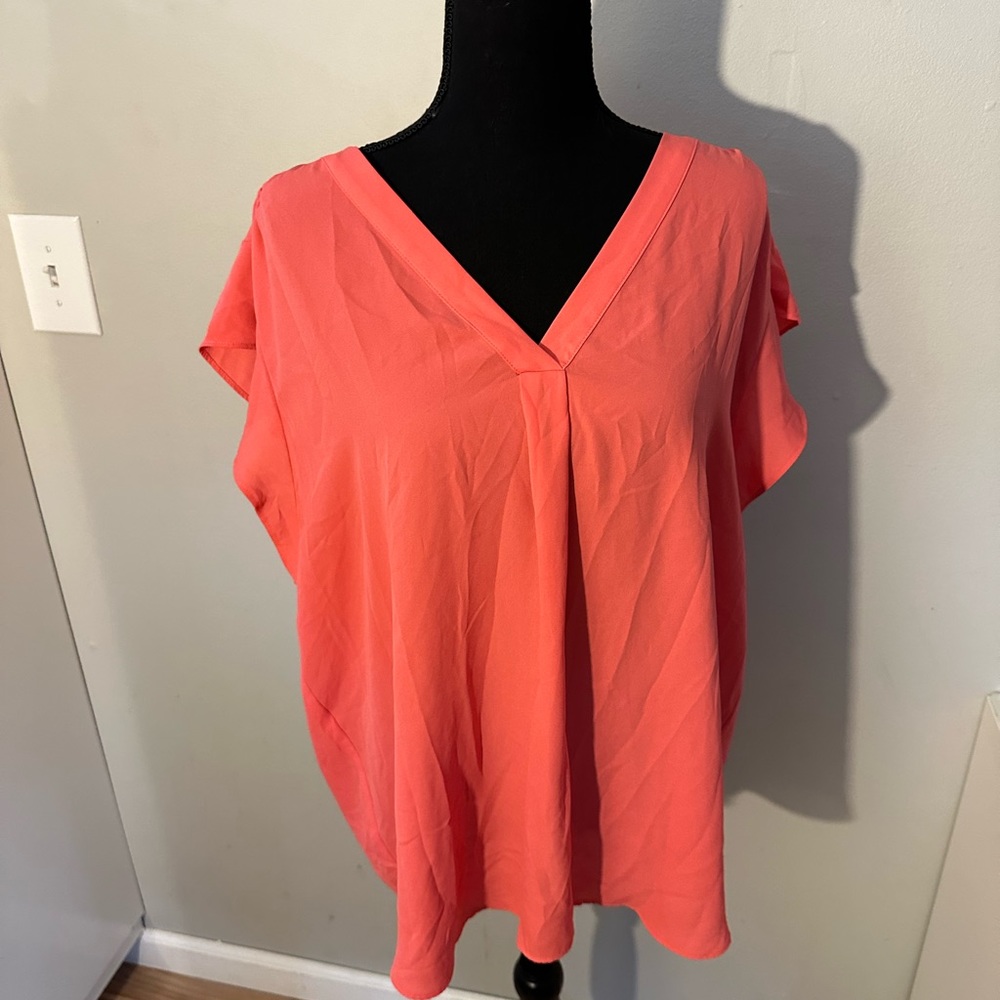 Chaus v neck coral top.